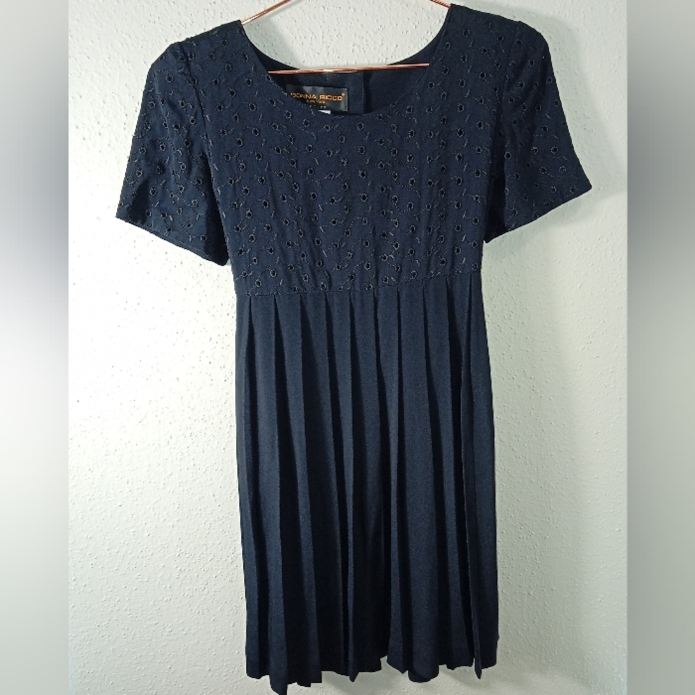 Donna Ricco New York Petite Black Pleated Back Buttons Mini Dress sz 6